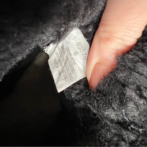 Minnetonka Moccassins Aztec Middleton Black White Leather Sheepskin Ankle Boots - Picture 7 of 8